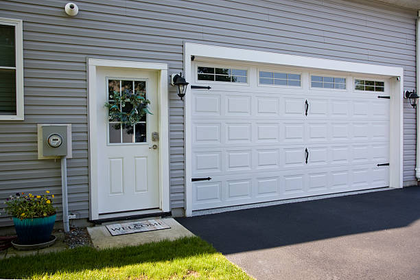 24/7 Emergency Garage Door Panel Replacement experts in Winfield, AL